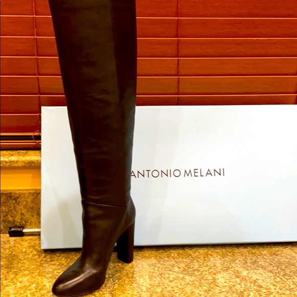 Beautiful New In Box - Picture 1 of 1